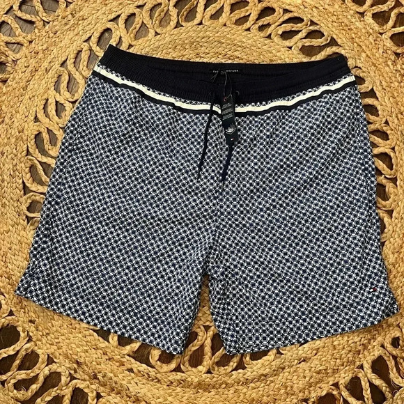 NWT Tommy Hilfiger Swimwear Trunks XXL Blue Lined Lightweight Polyester Short - Picture 1 of 4